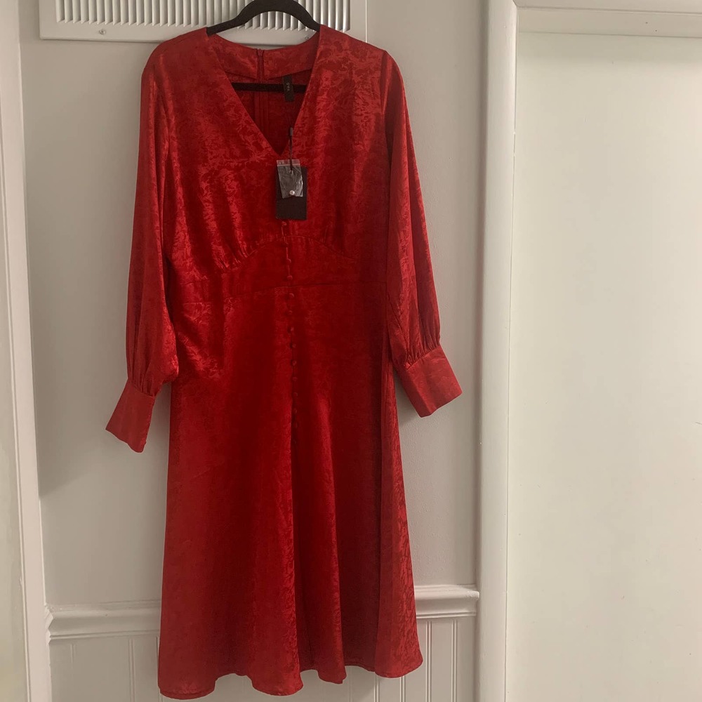 Y.A.S. Womens Dress Size XL Haute‎ Red Floral Yasreedo Long Sleeves Midi NWT